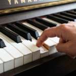 Play musical notes and melodies